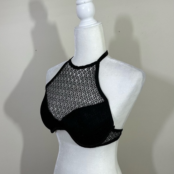 XOXO sz 36C swimsuit top in black. Mesh on the front is not delicate - Picture 2 of 9